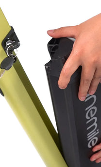Batteriet till Onemile M40 PRO i närbild