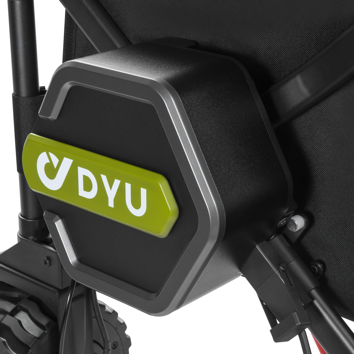 DYU Campx närbild på svart sexkantig kåpa med grön DYU-logotyp