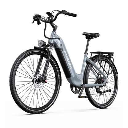 OneSport OT05 Max grå elcykel med lågt insteg, snett framifrån med frontlykta, skärmar och pakethållare