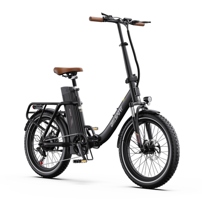 OneSport OT16 Pro elcykel i svart, snett framifrån med framlampa, styre med display och brun sadel