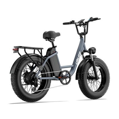 URLIFE E20 Pro, grå elcykel med tjocka däck och pakethållare, sedd bakifrån från höger