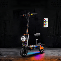 BOYUEDA M2 elsparkcykel med tänd belysning inomhus