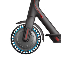 Honeycomb-däck 8,5" Dot & Line Edition för Xiaomi på plats på elsparkcykeln