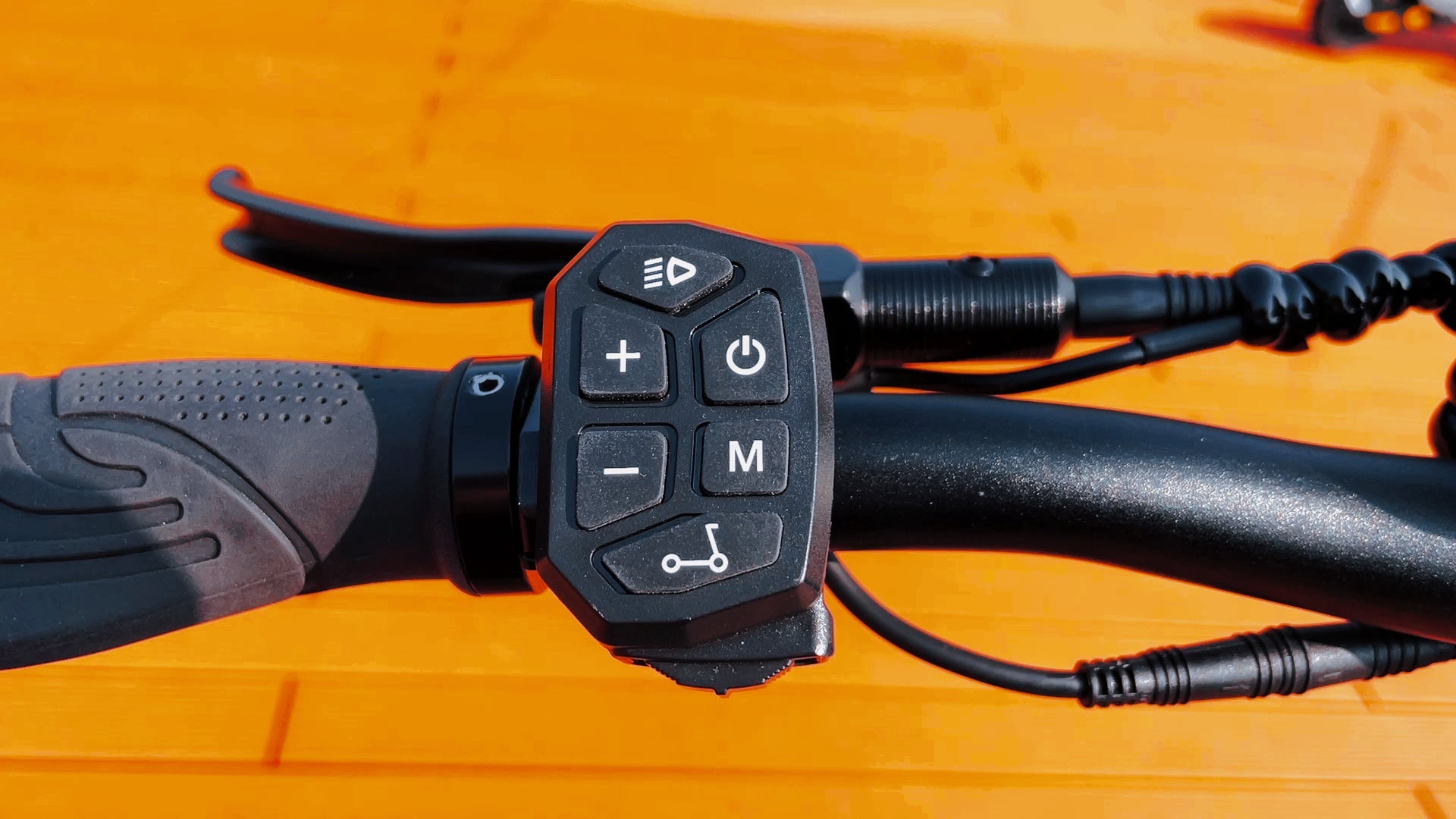 DriveTron DT06 (Dual - Motor) - Elsparkcykel - Wheelyshop