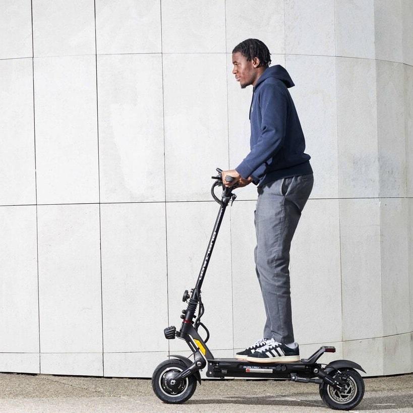 DUALTRON Victor Luxury Plus - Elsparkcykel - Wheelyshop