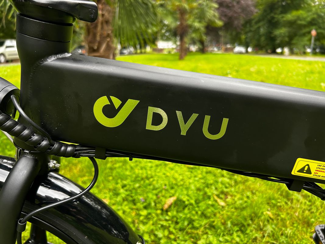 Logotyp på DYU A1F Pro