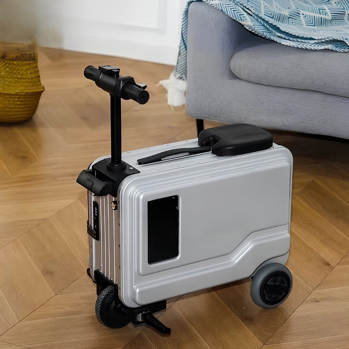 PowerDrive Pro Edition elektrisk åkbar resväska i silver hemma
