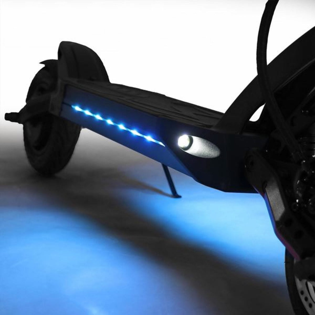 KAABO MANTIS 8 PLUS elsparkcykel med tänd belysning