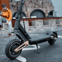 NAVEE ST3 elsparkcykel sedd från sidan
