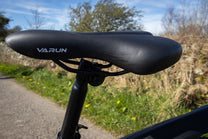 Sadeln på VARUN M26-3 Pro